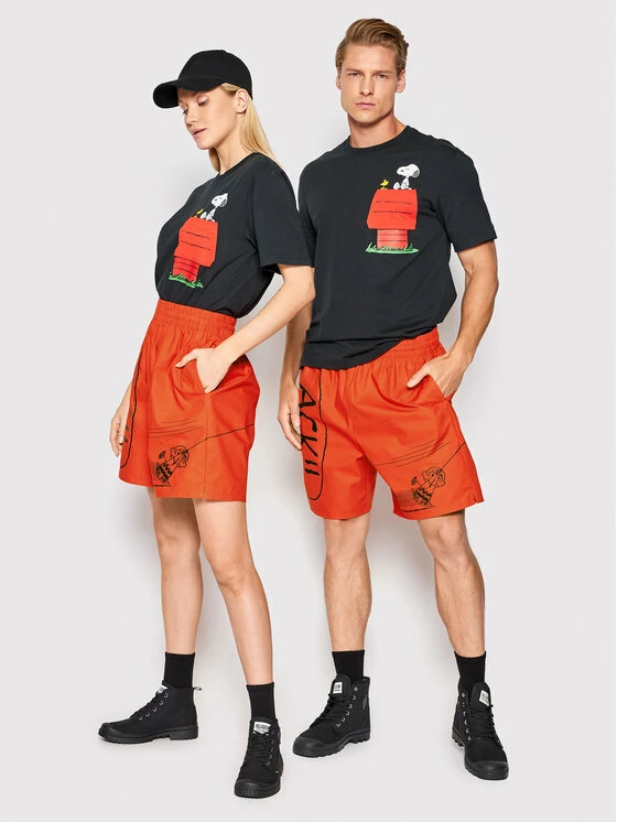 Ολοκαίνουργιο ✨ Converse Υφασμάτινα Σορτς Σορτς υφασμάτινο Unisex PEANUTS 10024377-A01 Κόκκινο Relaxed Fit 🔔 - Image 2